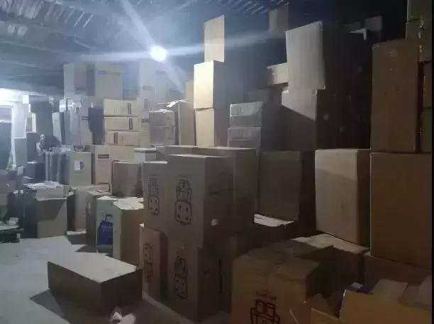 情侣微商卖箱包，几个月便购置奔驰别墅，却被刑拘了……