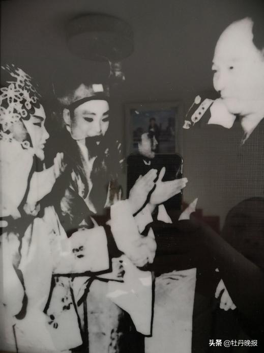 李京华：今生挚爱两夹弦