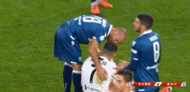 谜题解开,c罗进球后霸气回应动作