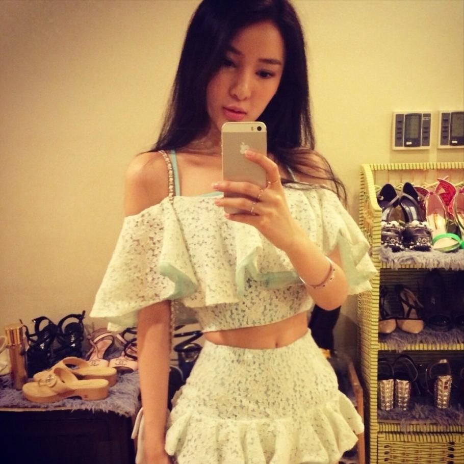 单纯的郭美美，如何走上私生活糜乱之路？不靠谱的亲戚负主要责任