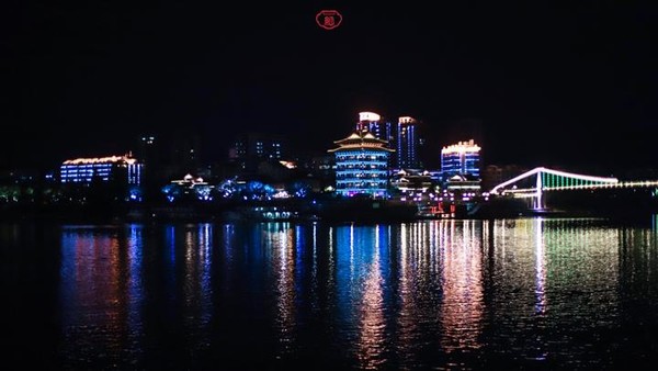 桐庐夜游富春山居景区,桐庐富春江夜游和白天游