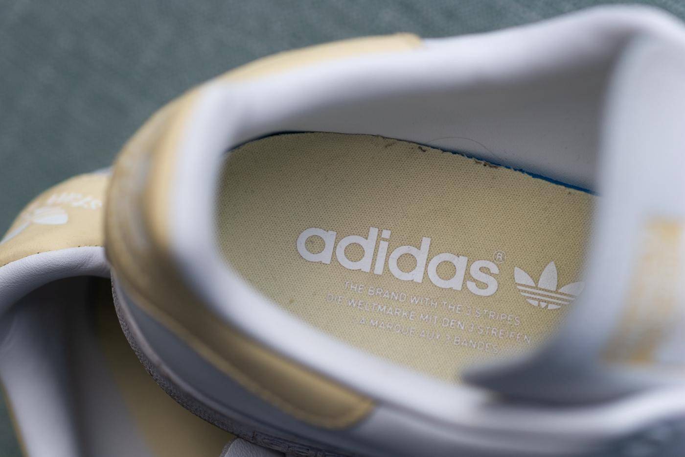 阿迪vs耐克足球鞋,阿迪和耐克小白鞋哪个好