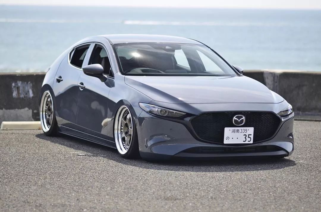 次世代马自达3国内竟缺席两厢版本，只能看国外玩家改装帅的飞起