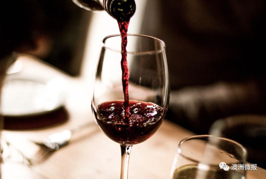 晚上喝一杯红酒坚持了一年的效果,每天一杯红酒胜过人参