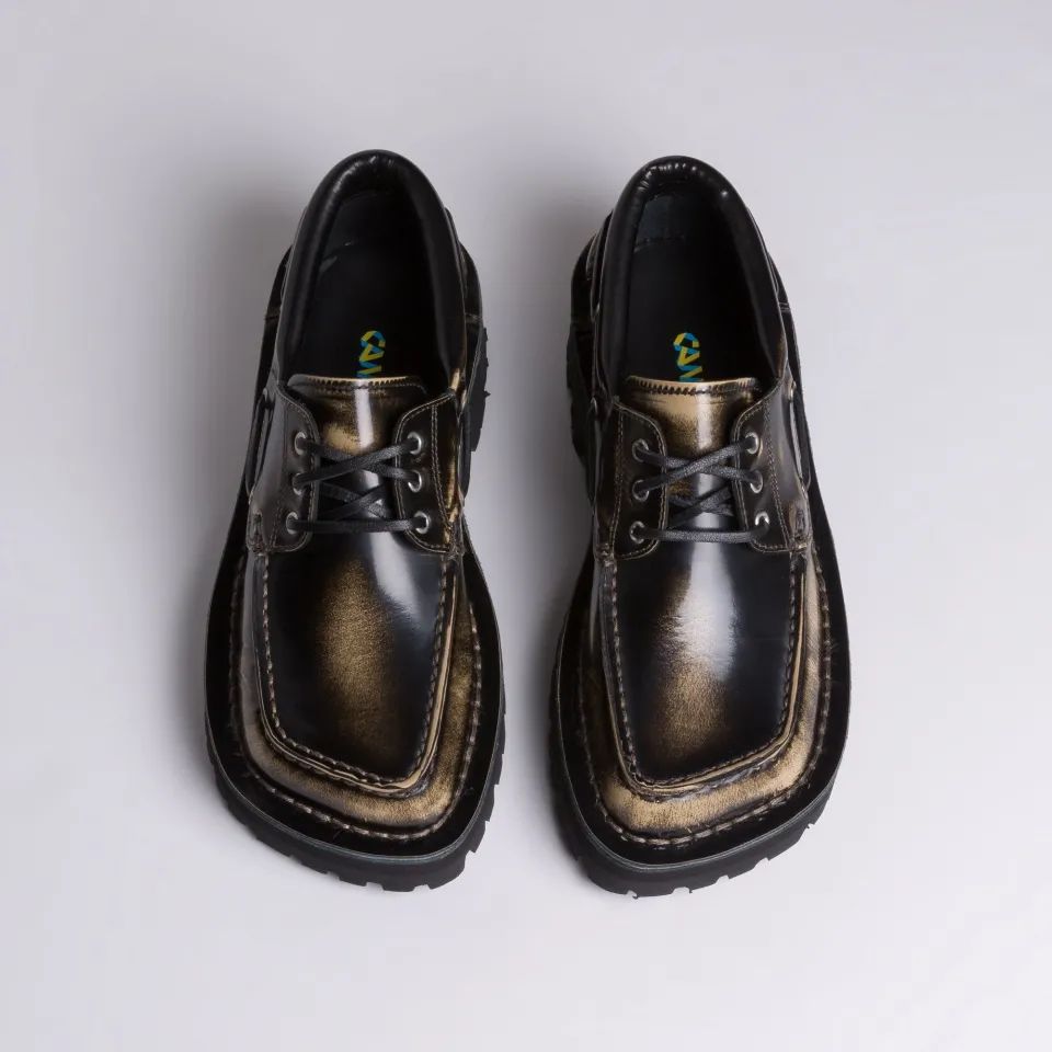 有买鞋焦虑的人看看它，让你的脚趾头也能穿上「极简」和「先锋」