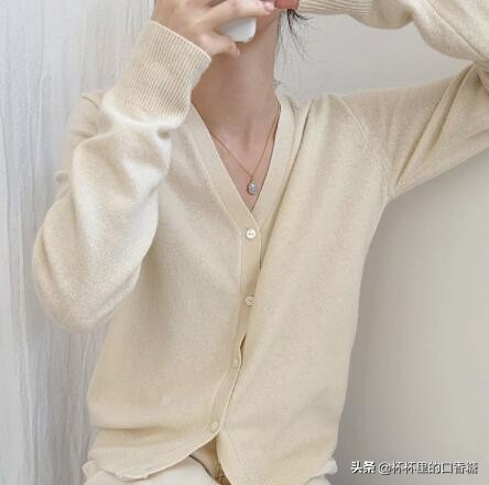 肩宽斜方肌大脖子短女生穿搭,肩宽斜方肌厚女生穿搭技巧