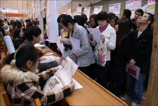 人才奇缺的十大专业就业前景广阔,缺口大的金饭碗