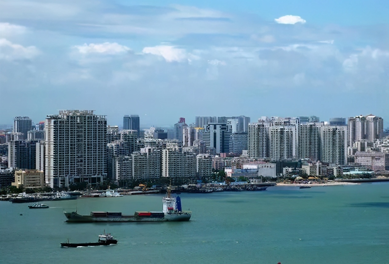 中国的“内衣之乡”：暗藏在三线城市里，小镇年产胸罩超过3亿件