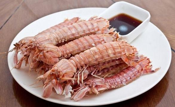 皮皮虾壳上的小孔,快速找到拉链剥皮皮虾视频