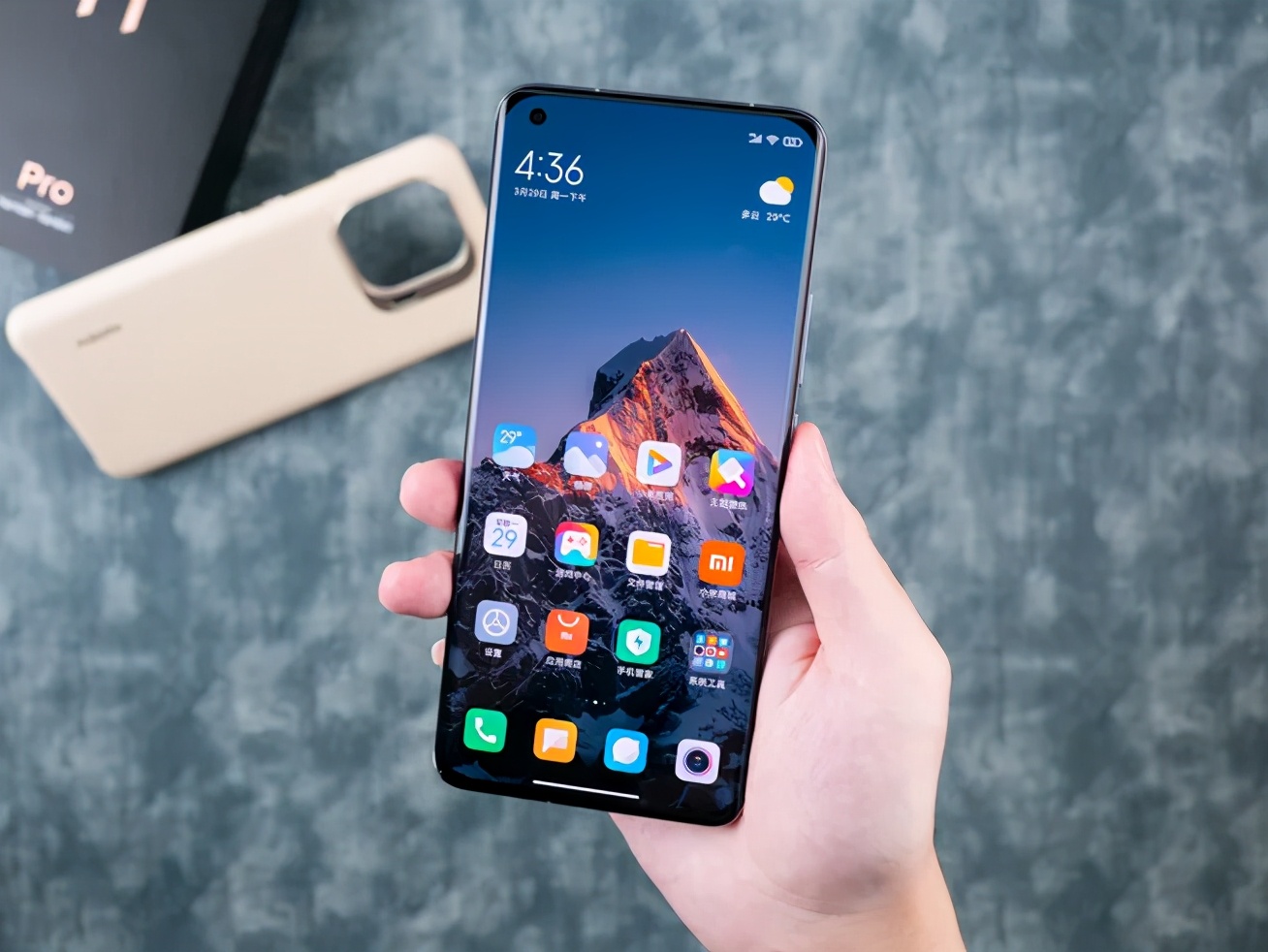 小米11和小米11pro夜拍视频,小米11pro打游戏怎么样最新消息