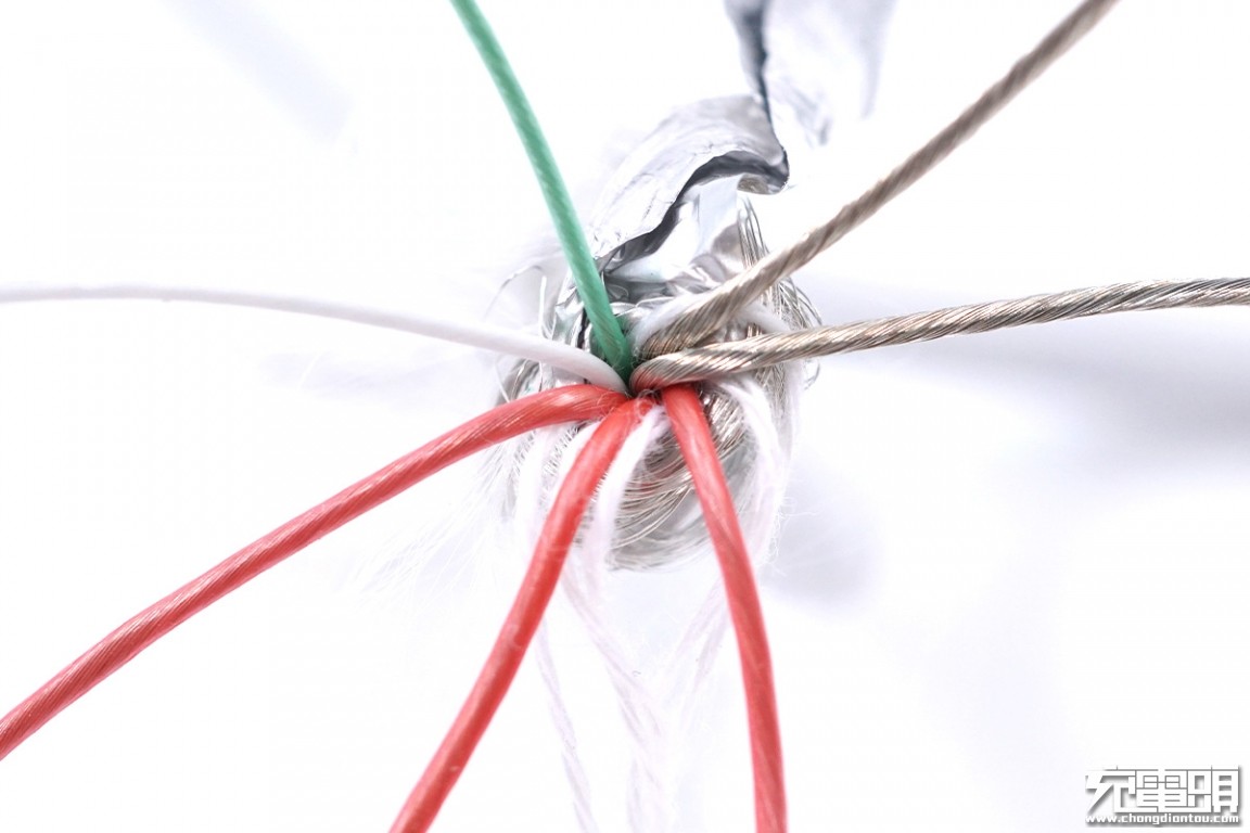 华为usb充电线拆解,华为1.8米充电线拆解