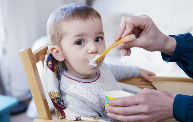 孩子一岁多怎么带省事,一岁的孩子怎么带才轻松