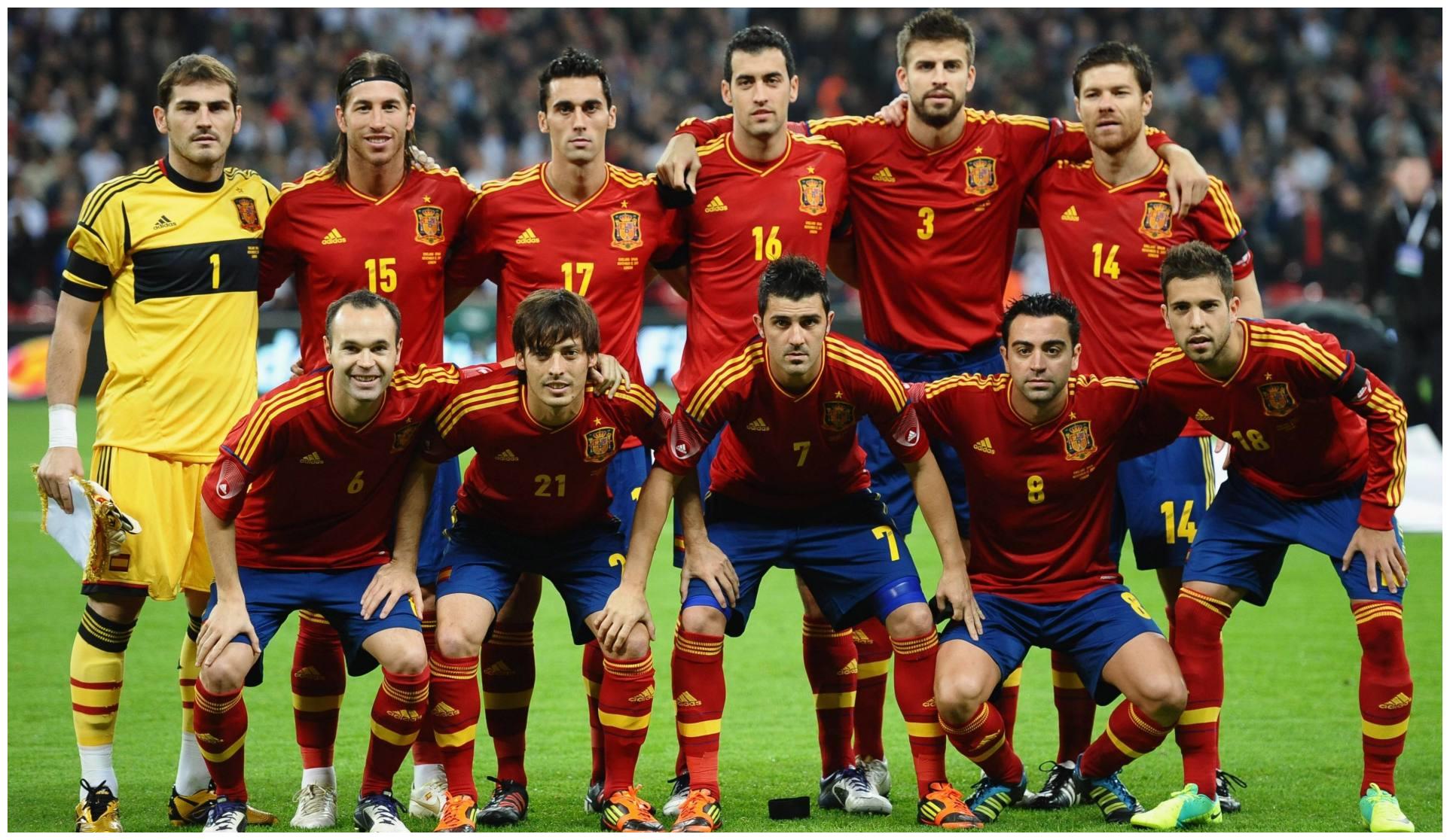 c罗的励志之路和梅西对比,c罗凭什么和梅西相提并论