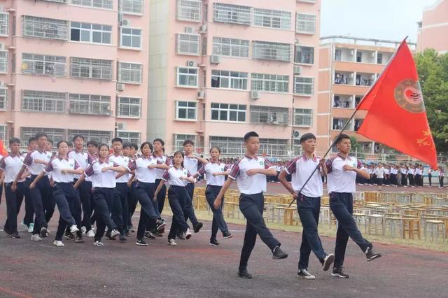 固始三中军训表演视频,固始永和学校军训
