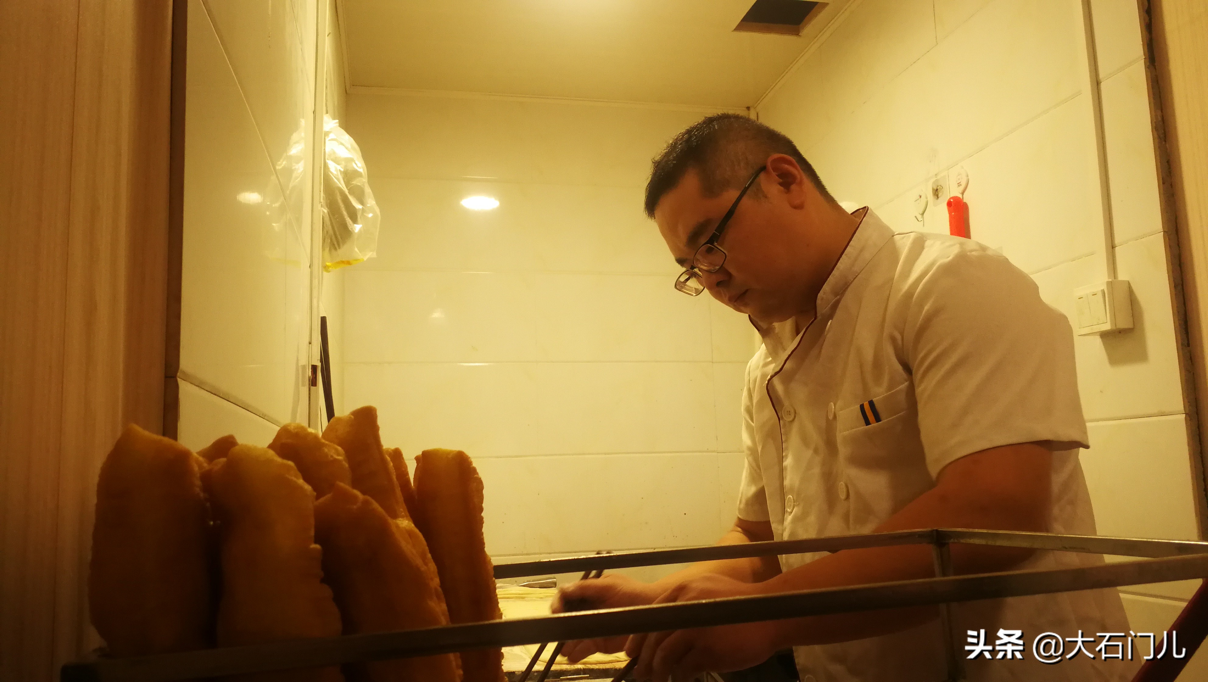 石家庄哪家油条炸得最正宗最好吃,石家庄正宗油条的做法