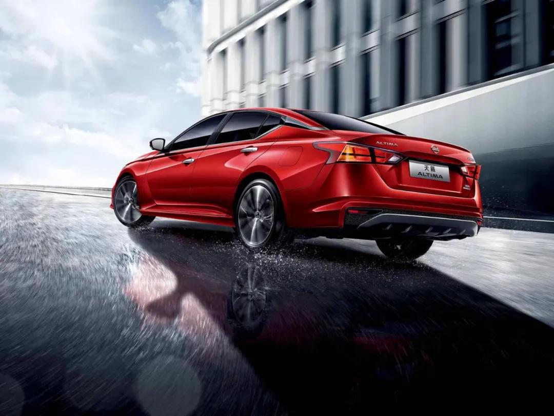 为什么2.0t能有400匹马力,2.0t的车为什么都变成4缸了