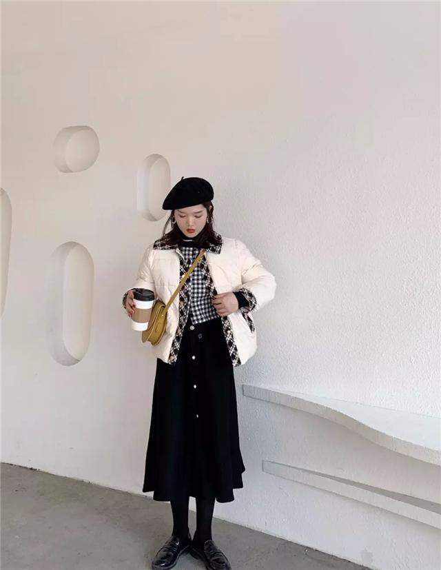 羽绒服小个子内搭裙145-150高级感,小个子羽绒服搭半身裙长度