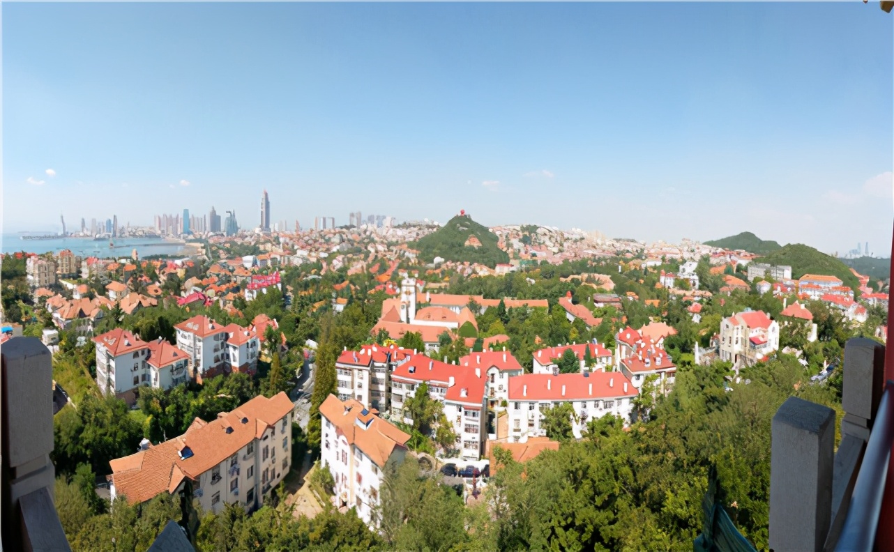 青岛旅游十大必去景点青岛栈桥,青岛站附近的旅游景点有哪些