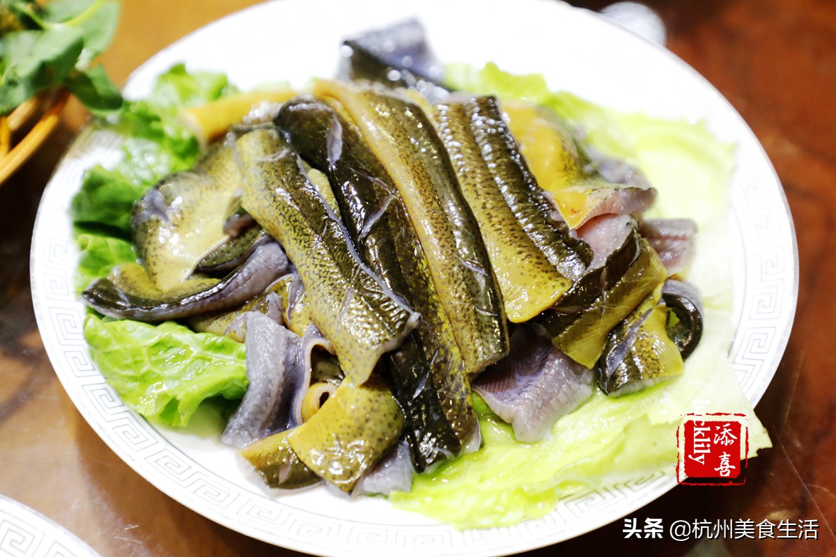 镇江美食三茅宫地锅鸡,镇江美食推荐锅盖面