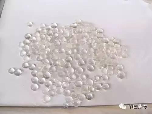 从8亿天价玻璃看翡翠市场上的“替身”