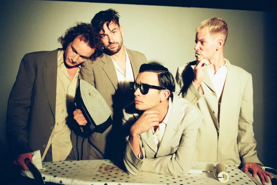 the1975新专辑,the1975唱片