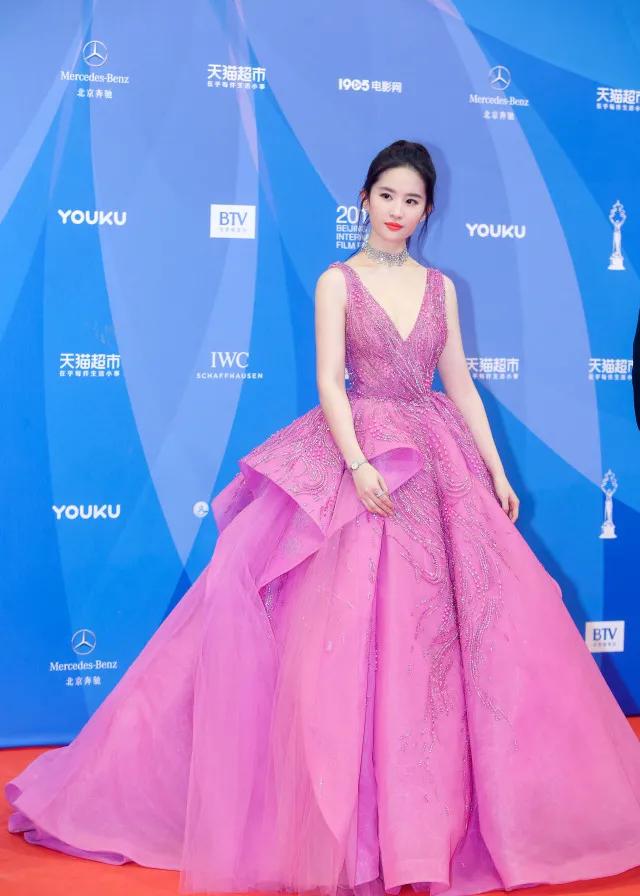 黎巴嫩爆炸发生后,巩俐章子怡的挚爱无声落泪……