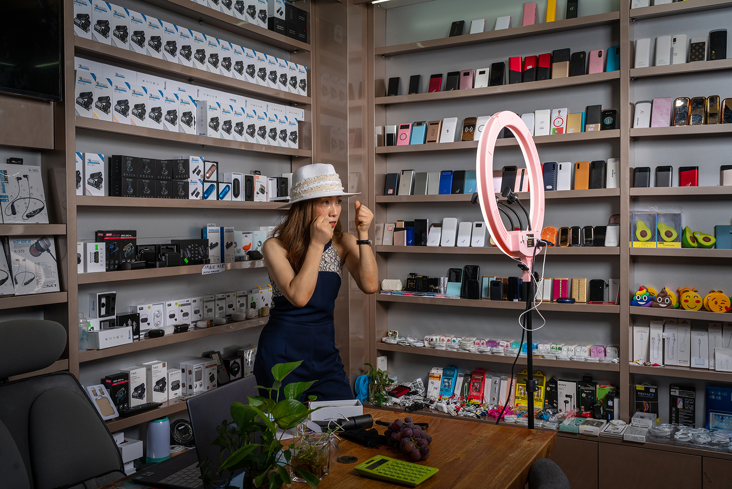 义乌老板娘年流水上千万“不务正业”玩直播