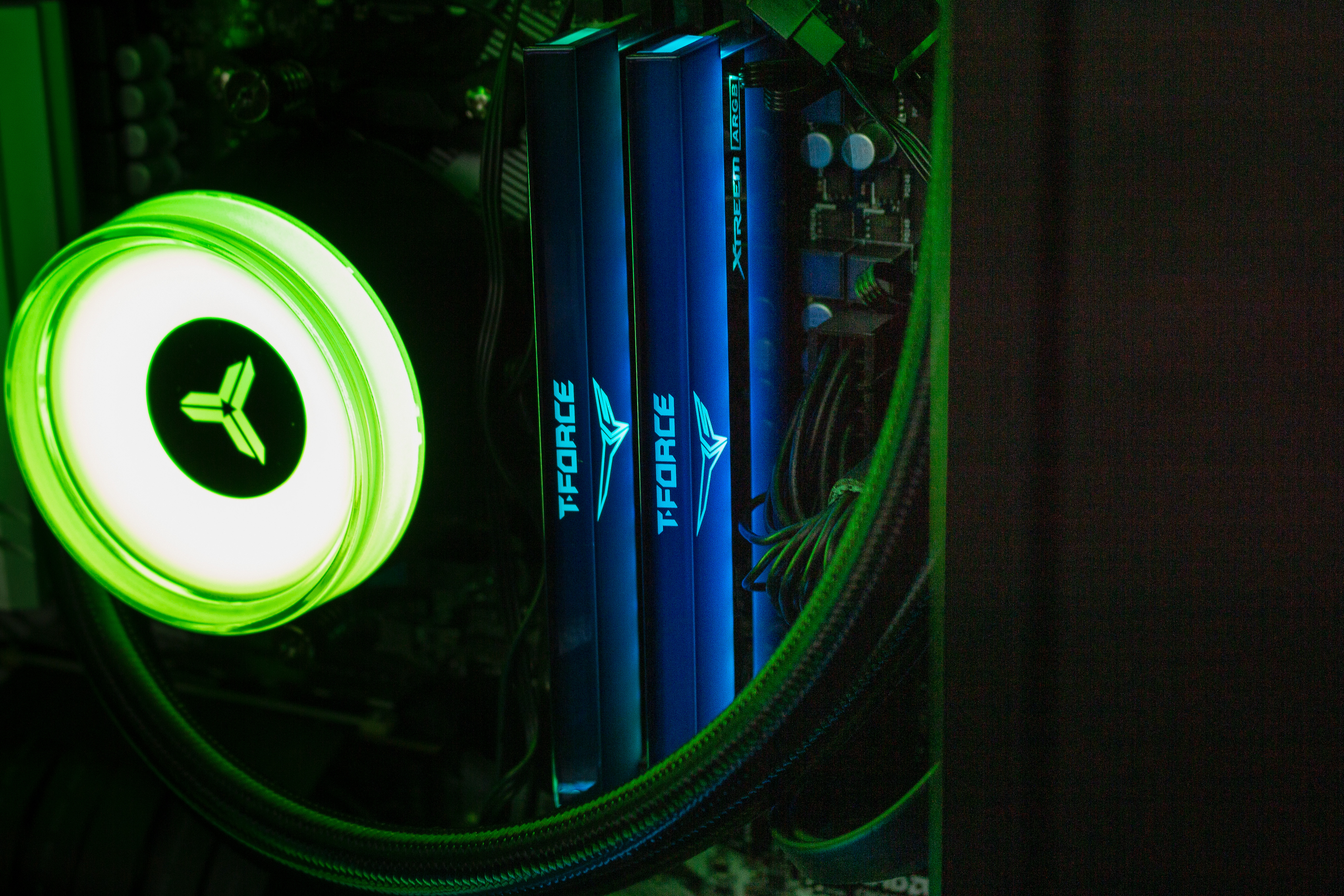 49年入国军？3700X+B550+2070S够用*党**装机