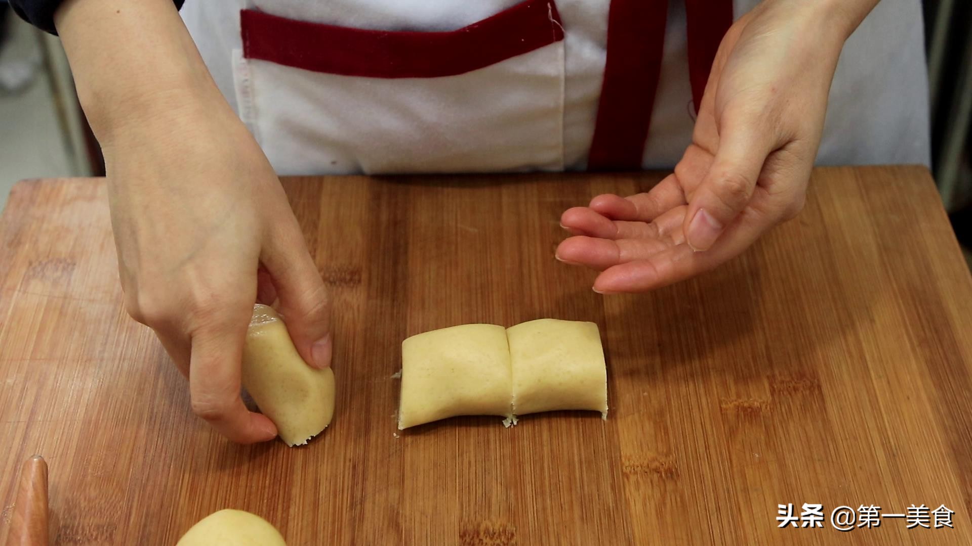 四姑想吃烧饼，小姑买来邮寄，阿飞：只要有烤箱，五步做成烧饼