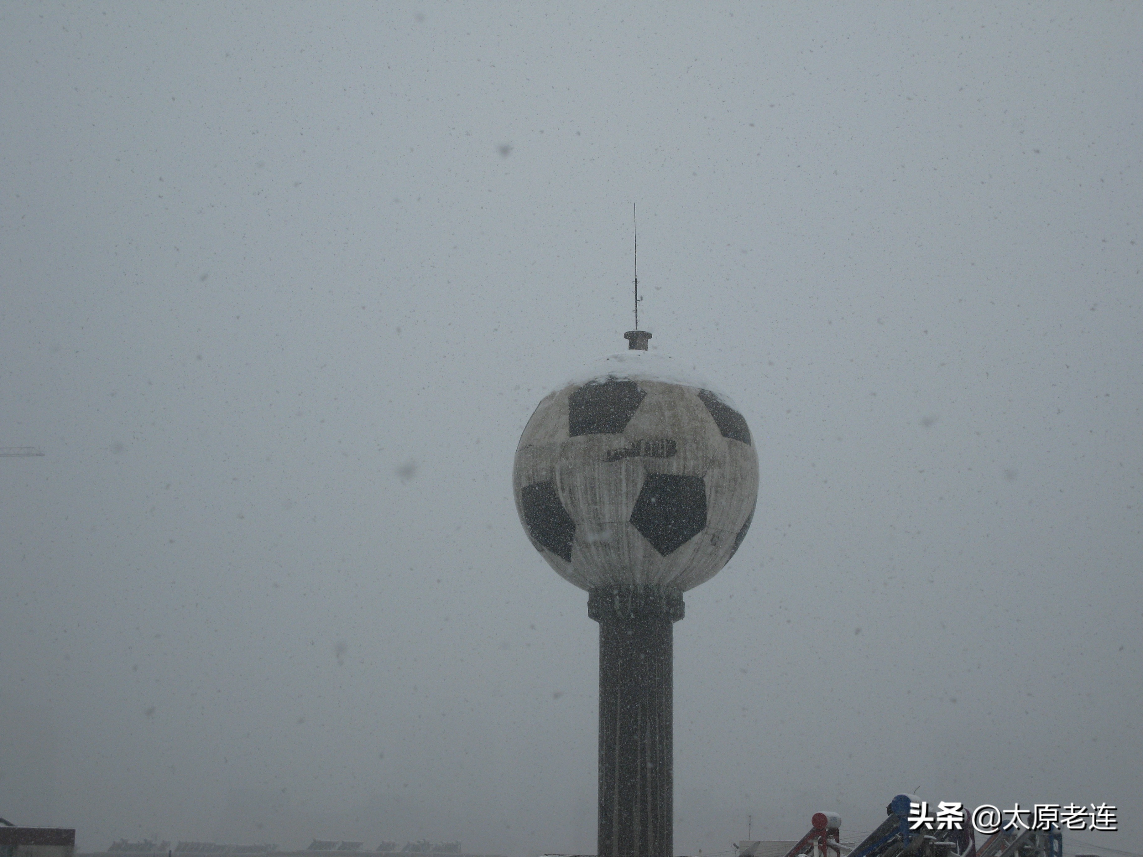 太原足球水塔,记忆中的太原老车文化博物馆