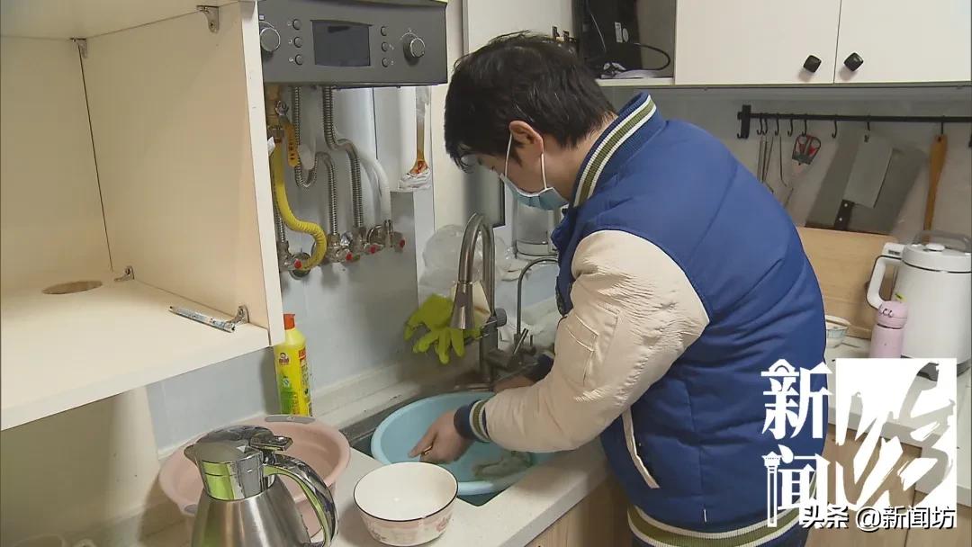 沪禹洲府小区自来水中有铁锈，居民自发破案！发现开发商居然用了这个