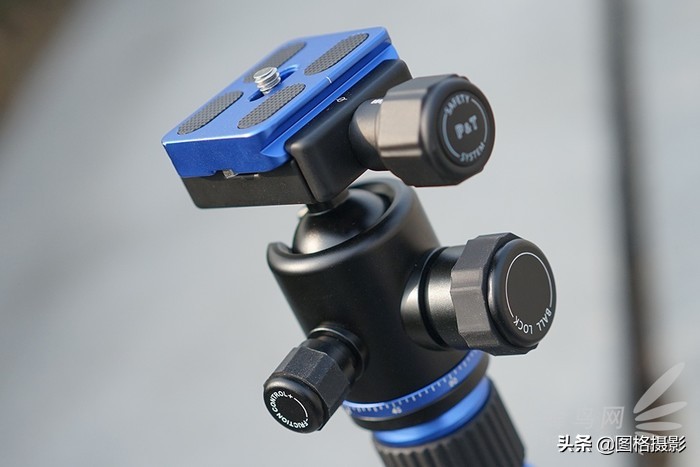 高性价比便携脚架百诺PA19AK套装试用