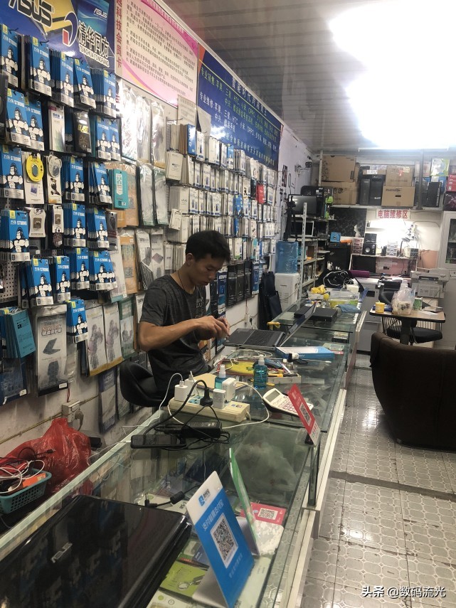 电脑店还能继续干吗？我看到了整体的收入，晚饭可以加鸡腿了