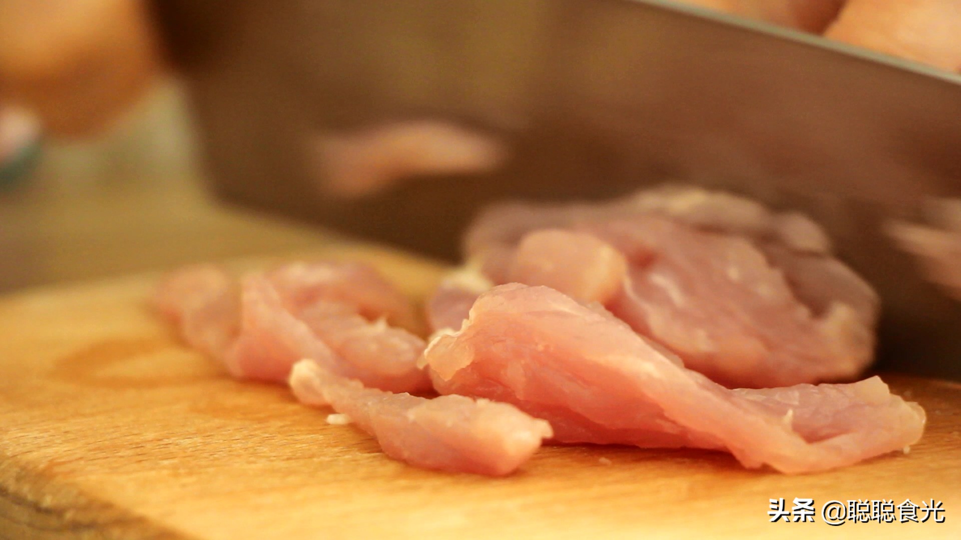 自制东北大拉皮正宗的做法,用淀粉做东北大拉皮的制作视频