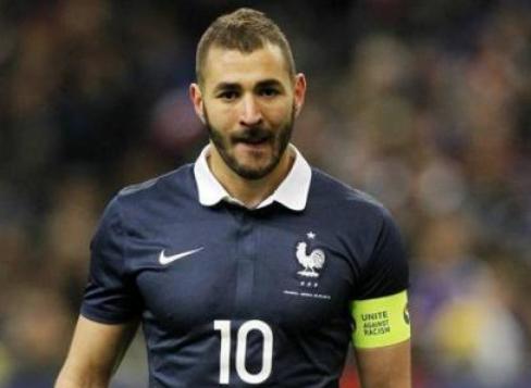 本泽马7分钟帽子戏法原视频,锅锋本泽马搞笑