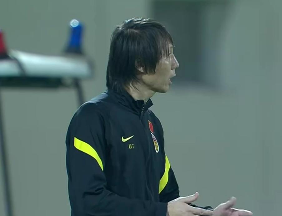 极端了!网友在李铁微博下刷屏“一路走好”,国足主帅被人身攻击