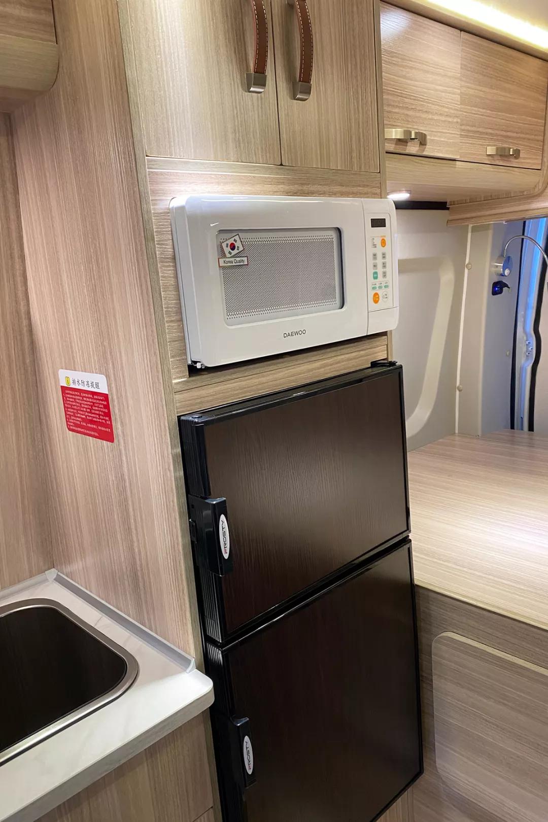 最新款大通v80b型房车,大通原厂2018款rv80b型短轴房车