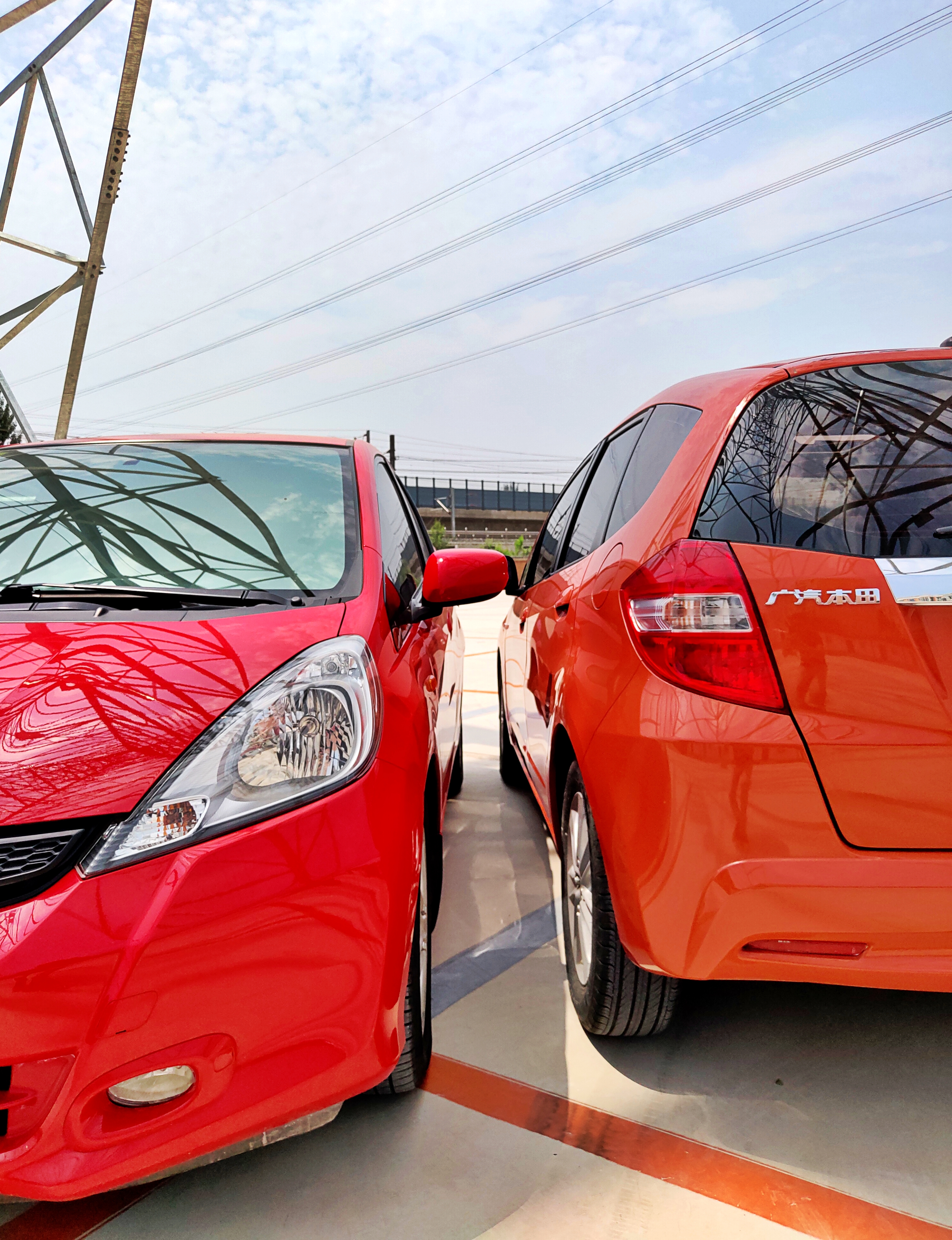 一辆车接一辆车,一辆接一辆车