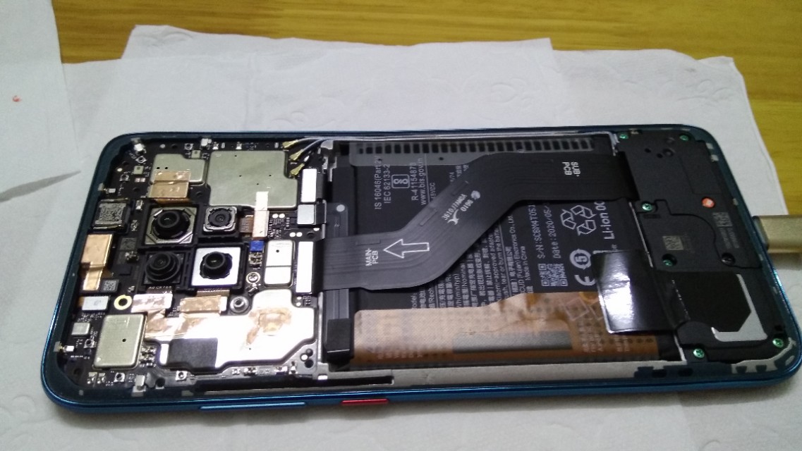 红米10xpro5G8G+256G摔弯曲修复