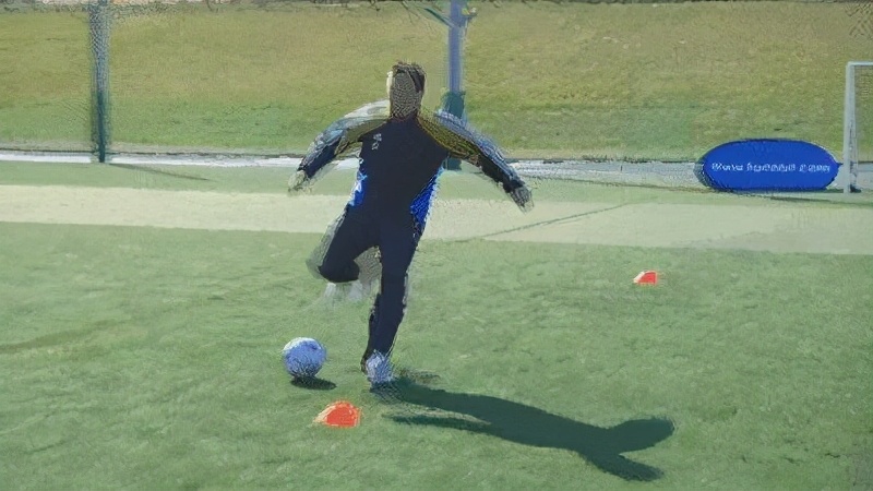 足球盘球带球过人视频,足球绕杆运球射门教学步骤