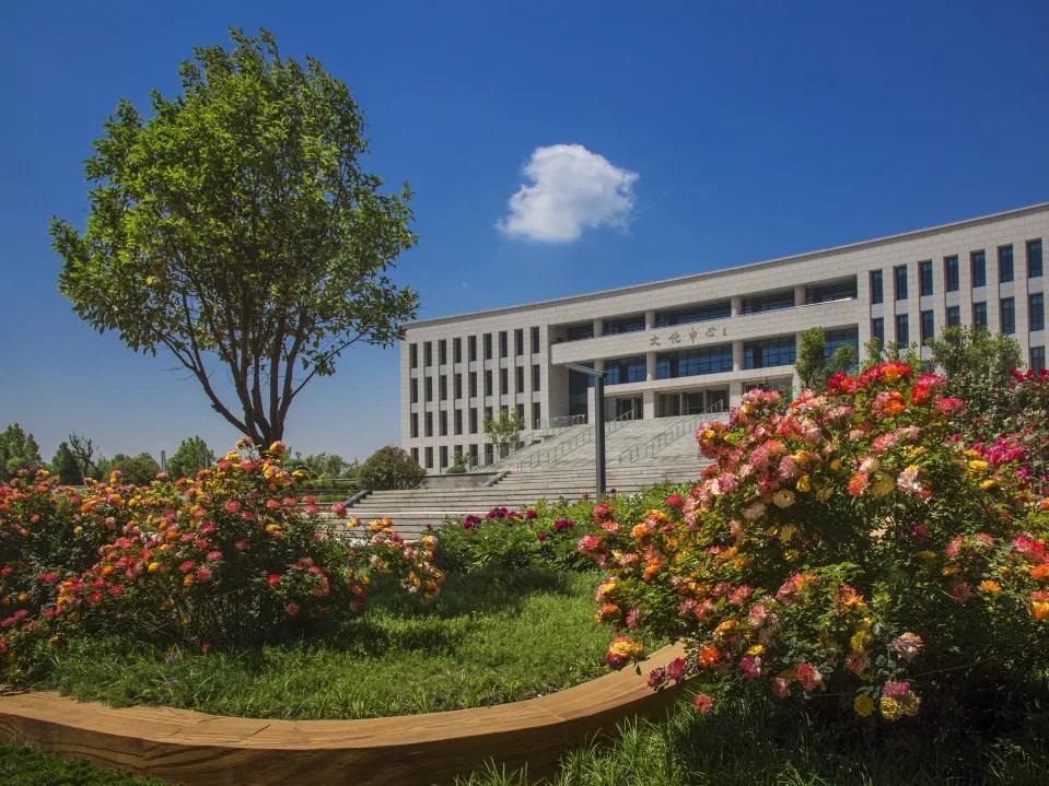 山东工业技师学院一年多少钱,山东工业技师学院2023招生简章