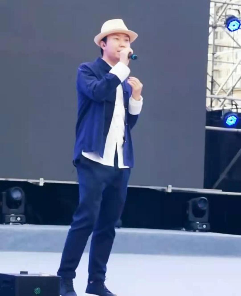 李玉刚近照发福脸肿成包子?自曝惹怒梅兰芳儿子,今四处商演捞金