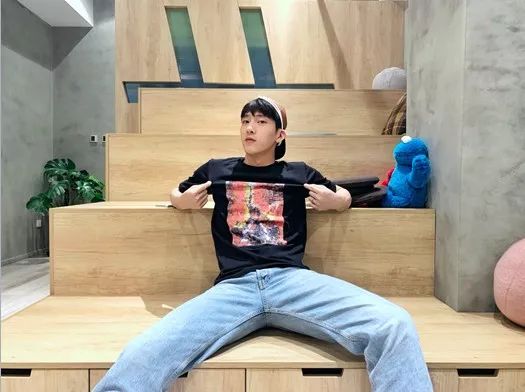 大招来了ac米兰,抢疯了的优衣库联名