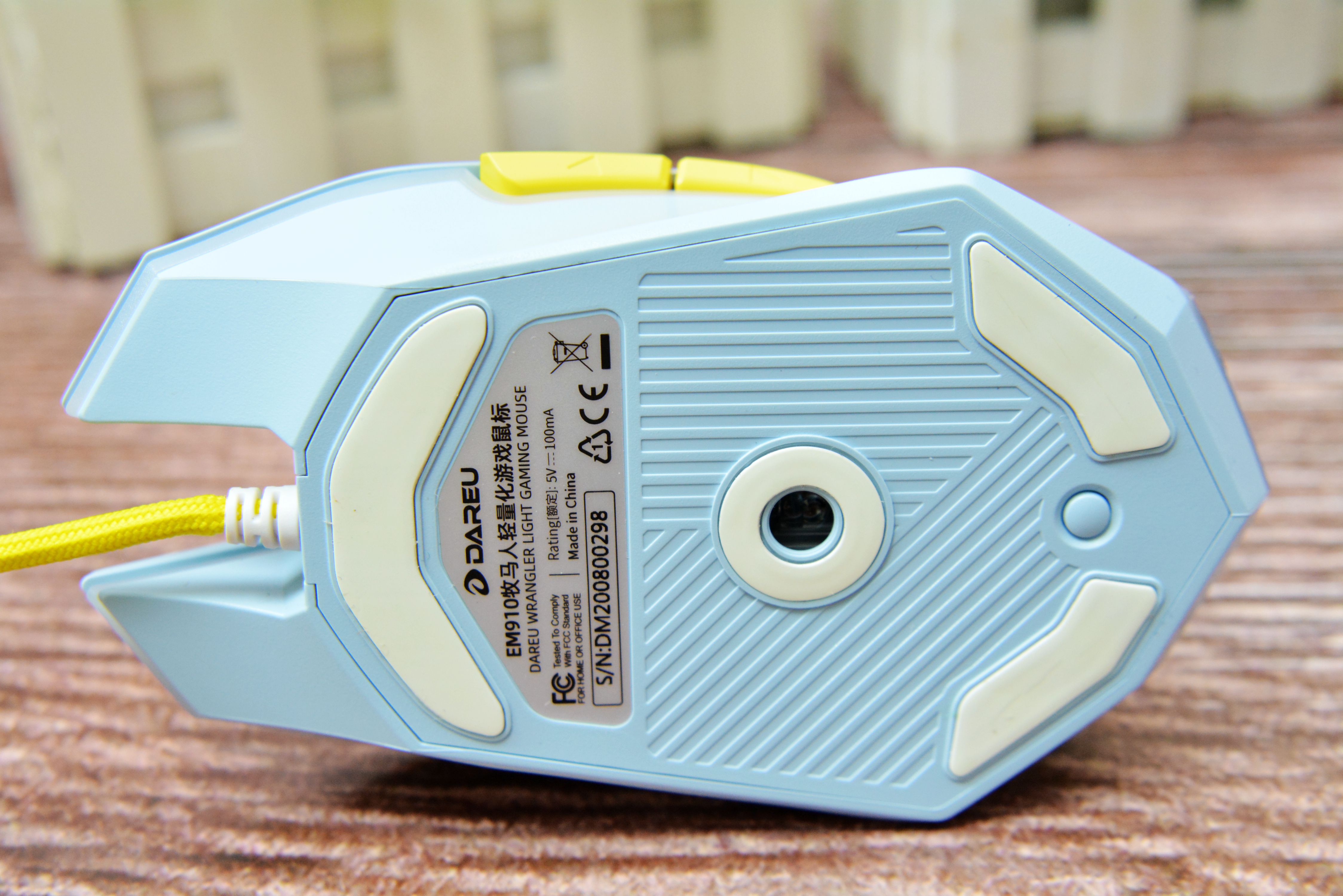 达尔优em910鼠标换微动,达尔优em910鼠标和雷蛇蝰蛇对比