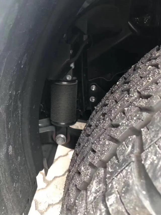 陆巡4600和5700有哪些优缺点,2019款陆巡中东版4600价格表