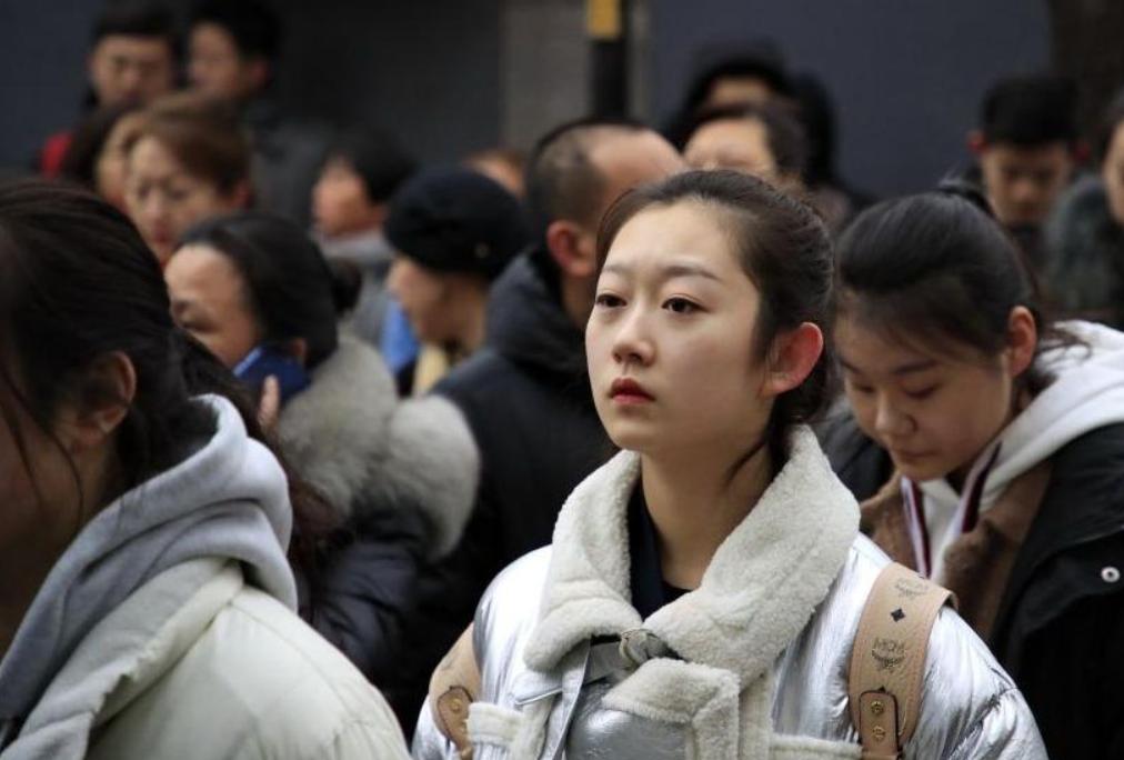 艺术生考大学容易,艺术生大学毕业出来就业前景广吗