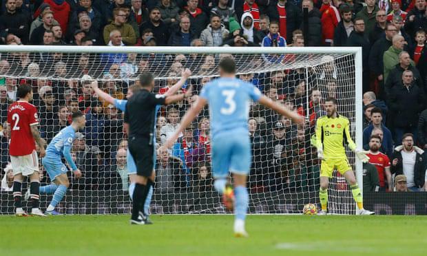 曼联结束对巴萨5场不胜,曼联上半场0:3落后下半场逆转