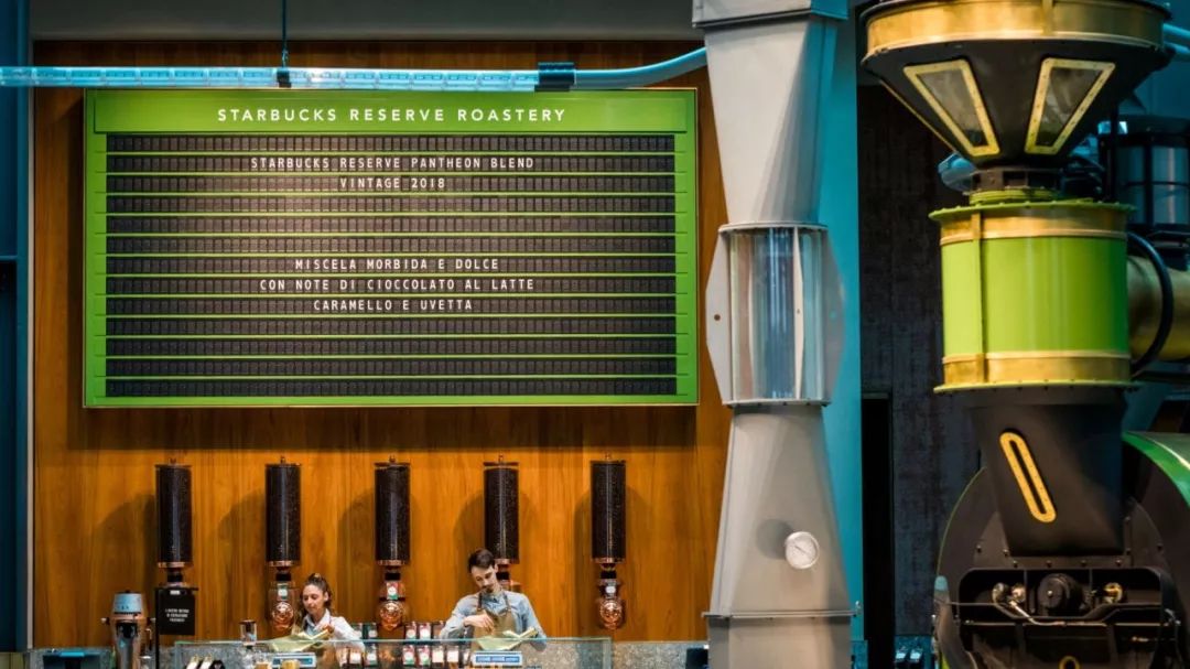 星巴克首席执行官哪里人,星巴克的设计是谁设计的