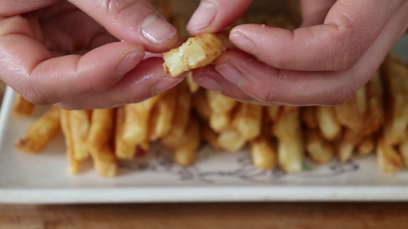 在家也能吃好吃的薯条,想吃薯条别去买了学会这种做法