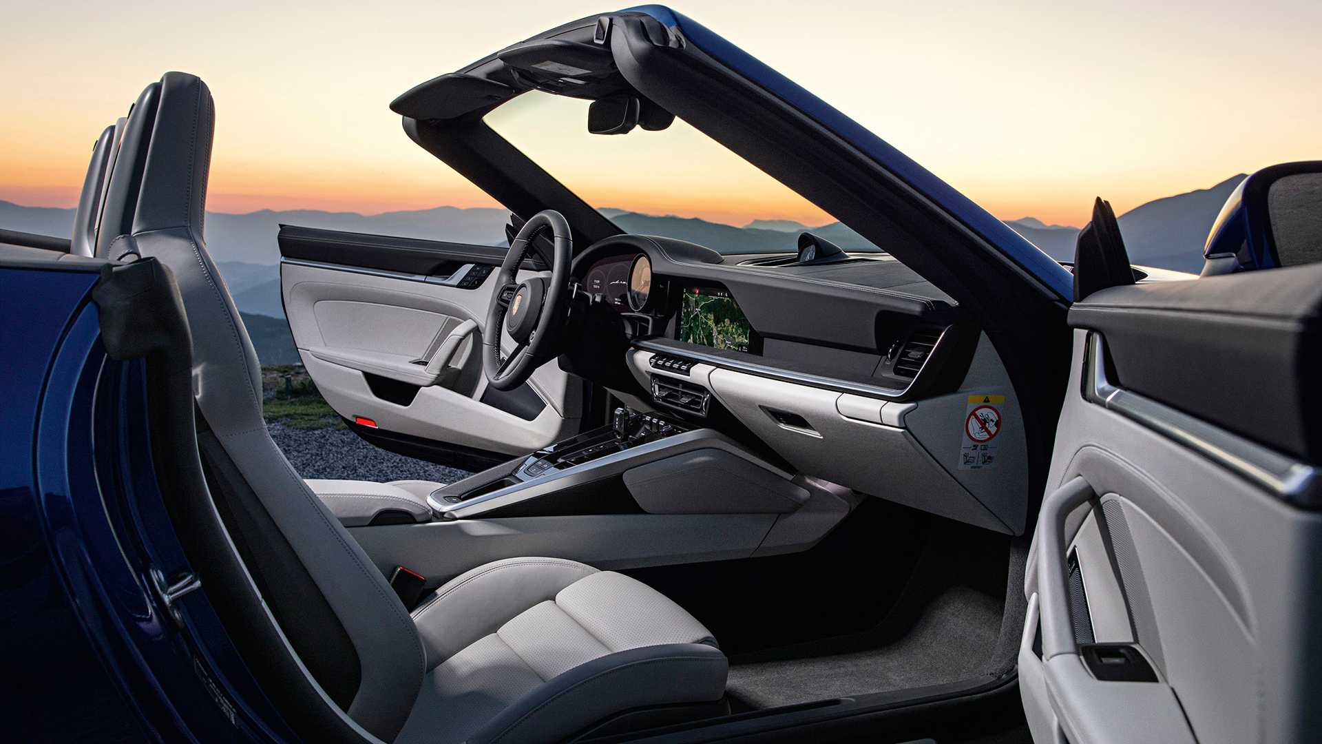 全新保时捷911敞篷版2023款顶配,保时捷911敞篷版targas冰川蓝